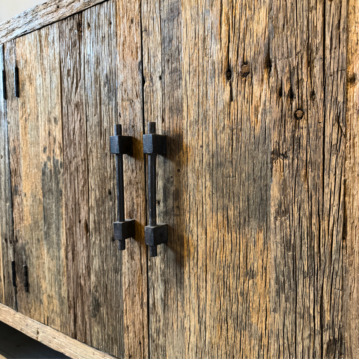 BS22 - Reclaimed Wood Slepeer Buffet