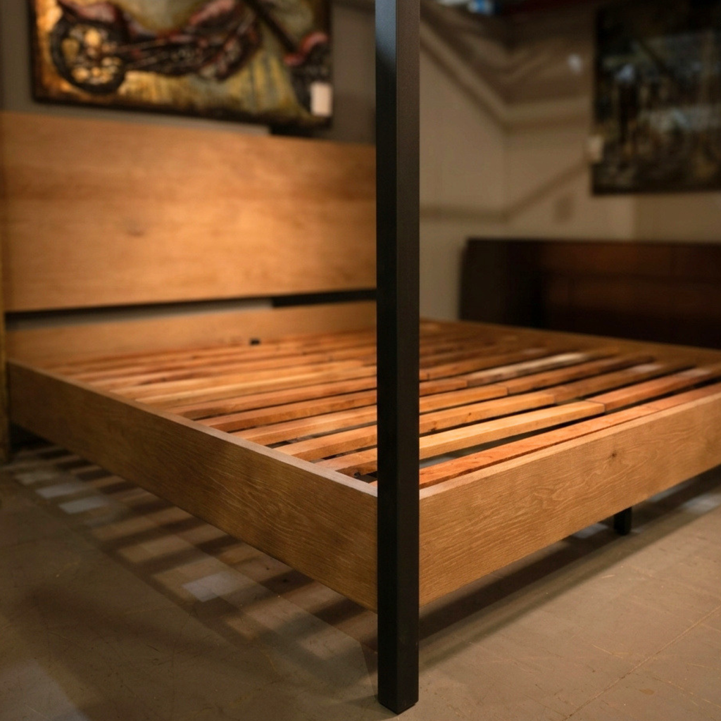 LH76 - Canopy King Bed