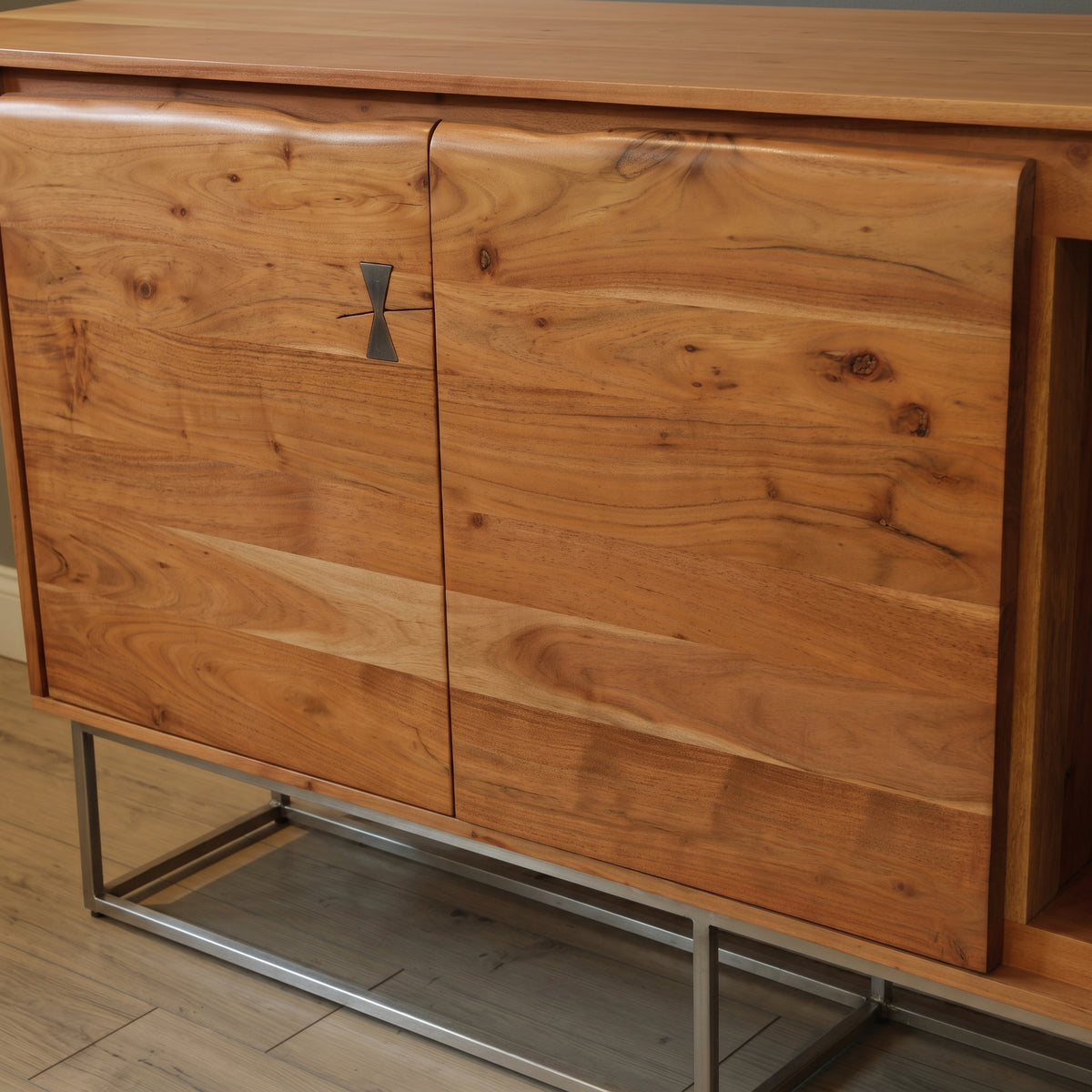 BS19 - Solid Acacia with Metal Base Buffet
