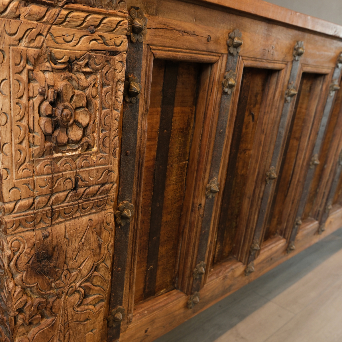 WS70 - Reclaimed Wood Carving & Antique