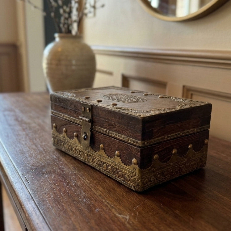 WB3 - Ornate Wooden Keepsake Chest