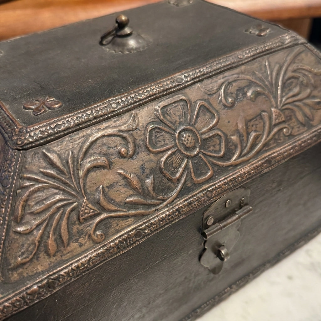 WB5 - Vintage Floral Wooden Box