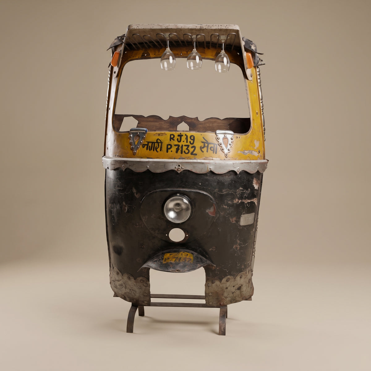 BC19 - Original Antique Autorickshaw Bar
